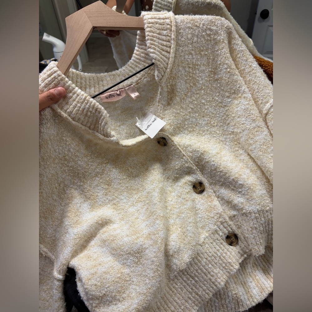 Cozy Cream‎ Button-Up Cardigan - Picture 5 of 6